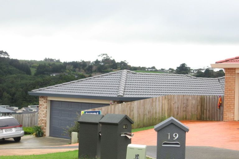 Photo of property in 19 Frederick Reece Drive, The Gardens, Auckland, 2105
