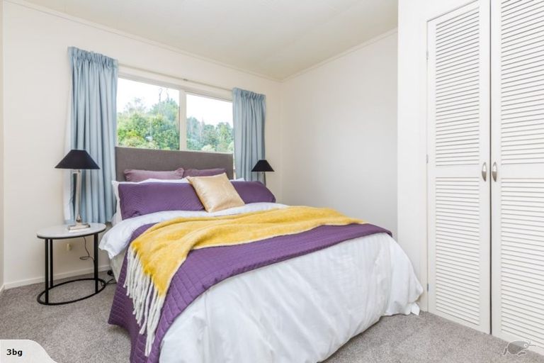 Photo of property in 1/62 Stapleford Crescent, Browns Bay, Auckland, 0630