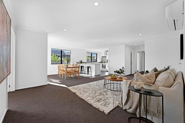 Photo of property in 16 Lippiatt Crescent, Pokeno, 2402