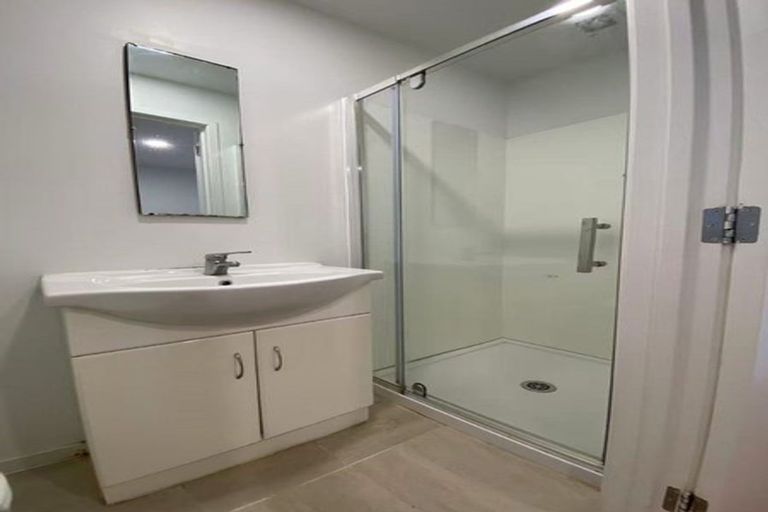 Photo of property in 29 Ayton Drive, Totara Vale, Auckland, 0629