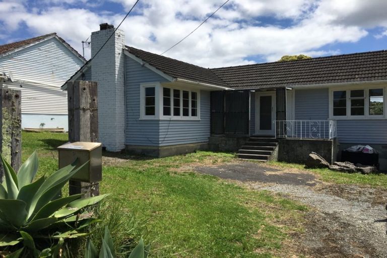 Photo of property in 11 Matipo Road, Mairangi Bay, Auckland, 0630