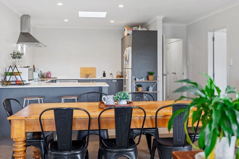 Photo of property in 8 Naeo Close, Papamoa Beach, Papamoa, 3118