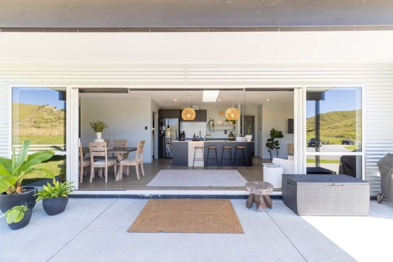 Photo of property in 224 Seafield Road, Eskdale, Napier, 4182