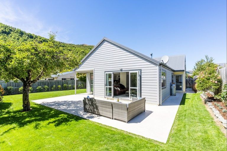 Photo of property in 27 Cornwall Street, Arrowtown, 9302