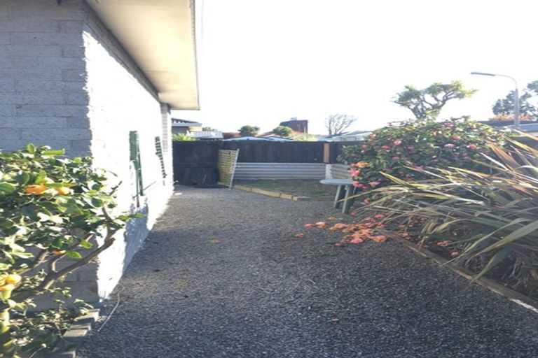 Photo of property in 1/62a Mackenzie Avenue, Woolston, Christchurch, 8023