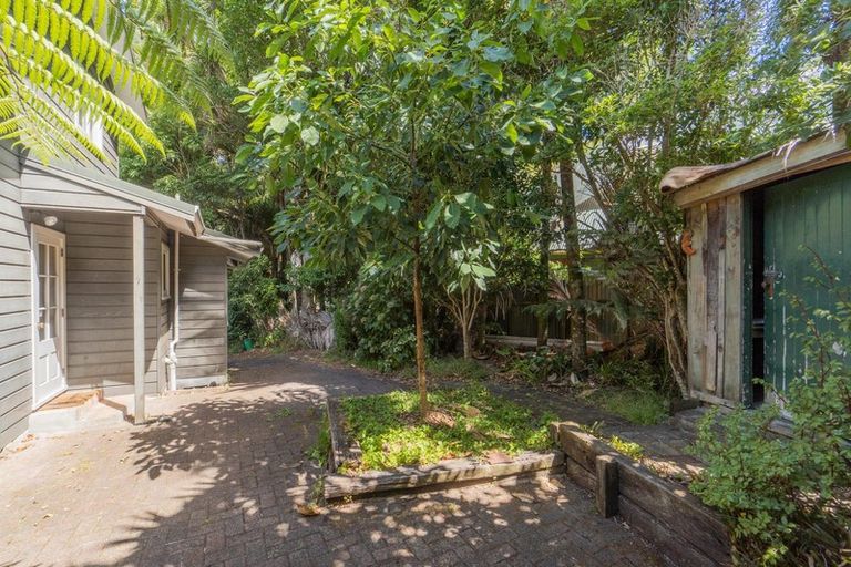 Photo of property in 53 Wood Bay Road, Titirangi, Auckland, 0604