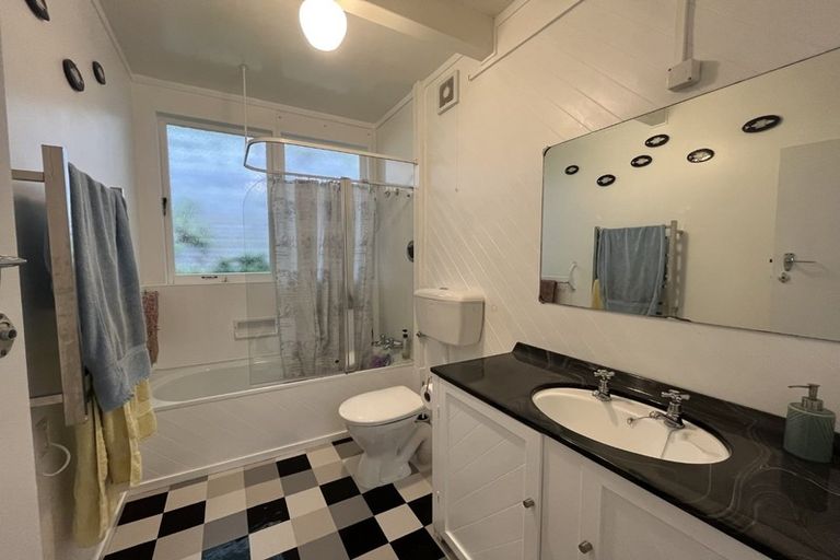 Photo of property in 34 Nikau Street, Eastbourne, Lower Hutt, 5013