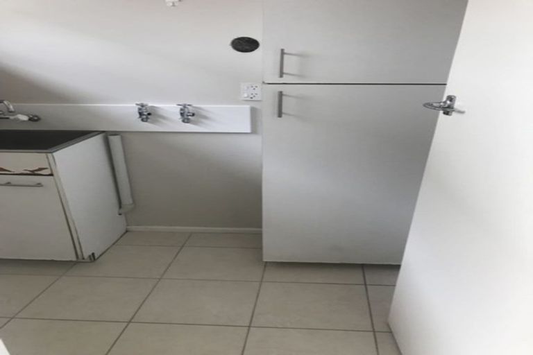 Photo of property in 2/75 Monarch Avenue, Hillcrest, Auckland, 0627