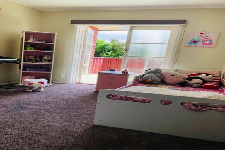 Photo of property in 18 Renwick Street, Papakura, 2110