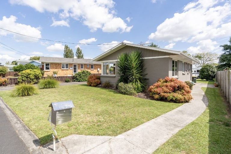 Photo of property in 43 Lewis Street, Glenview, Hamilton, 3206