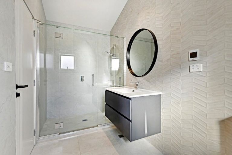 Photo of property in 8 Matau Way, Hauraki, Auckland, 0622