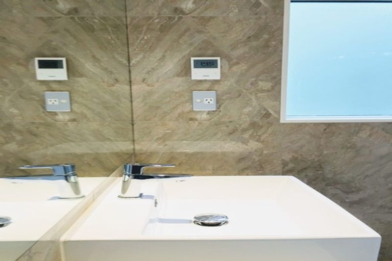 Photo of property in 30a Schnapper Rock Road, Schnapper Rock, Auckland, 0632