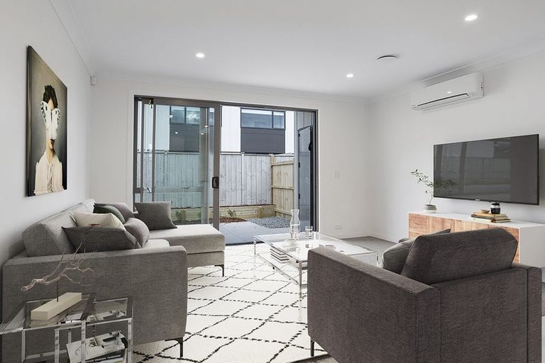 Photo of property in 15 Periko Way, Takanini, 2112