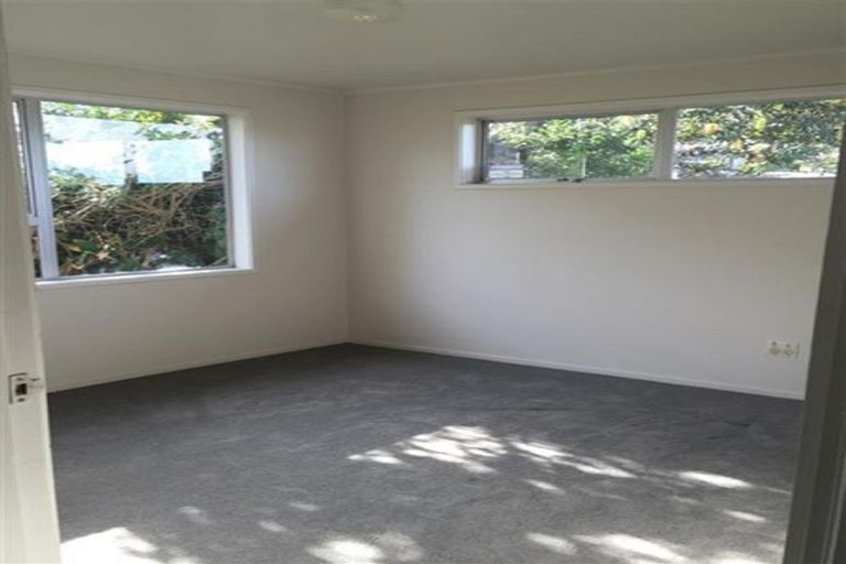 Photo of property in 21 Cheval Drive, Totara Vale, Auckland, 0629