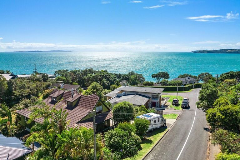 Photo of property in 12 Cooper Road, Stanmore Bay, Whangaparaoa, 0932