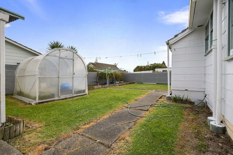 Photo of property in 22 Duff Crescent, Highbury, Palmerston North, 4412