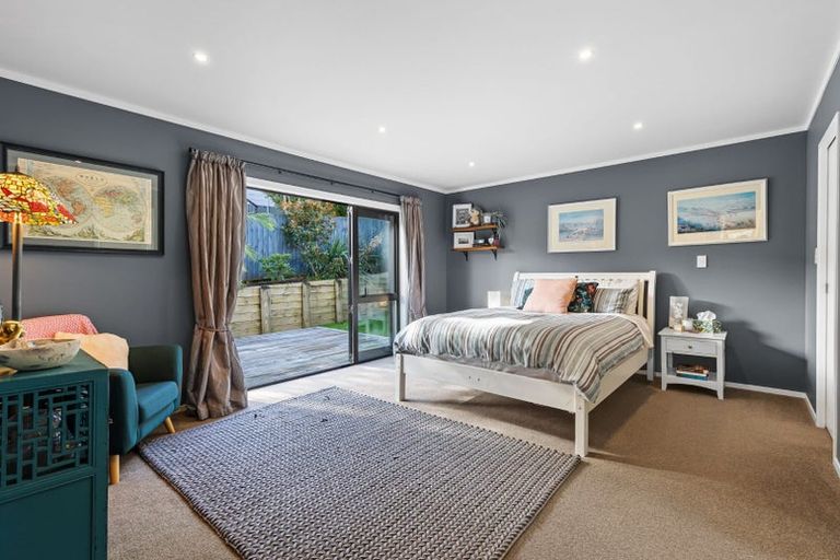 Photo of property in 14 Oldham Place, Browns Bay, Auckland, 0630