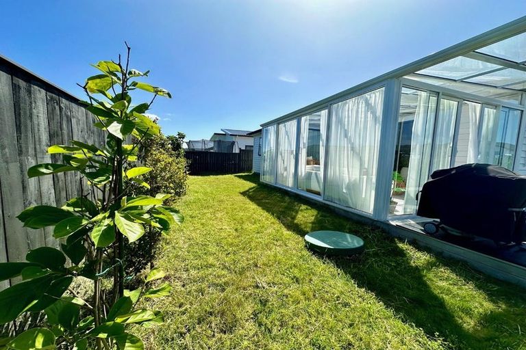 Photo of property in 54 Siren Street, Wainui, 0932