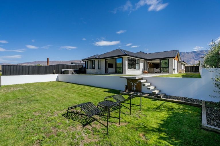 Photo of property in 8 Pegasus Court, Mount Pisa, Cromwell, 9383