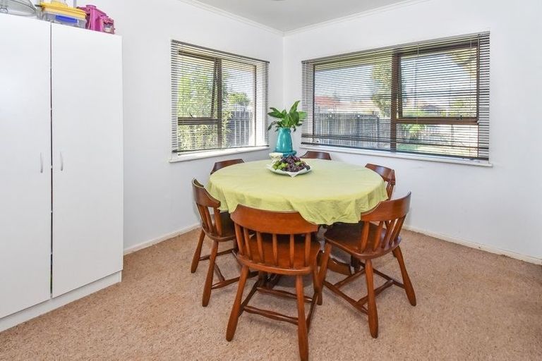 Photo of property in 1 Sunburst Street, Papakura, 2110