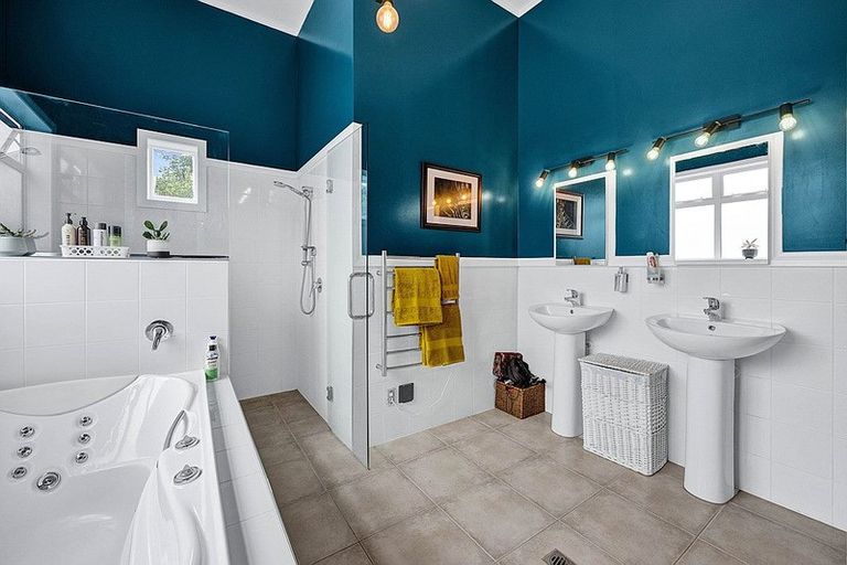 Photo of property in 2 Morrissey Street, Hawera, 4610