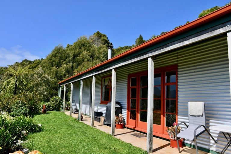 Photo of property in 6 Arapito Road, Karamea, 7893