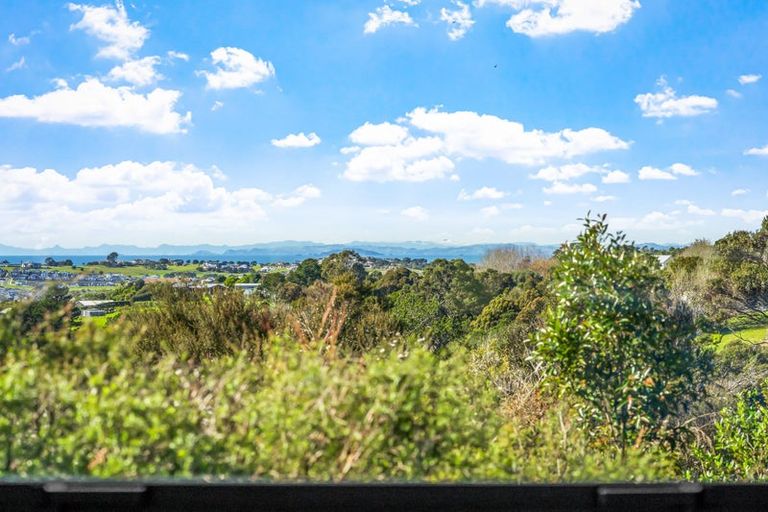 Photo of property in 1119a Whangaparaoa Road, Tindalls Beach, Whangaparaoa, 0930