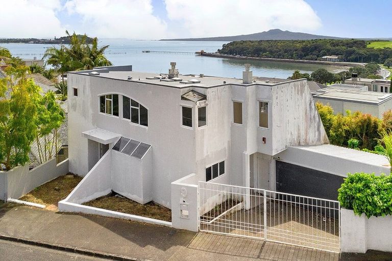 Photo of property in 9 Paritai Drive, Orakei, Auckland, 1071