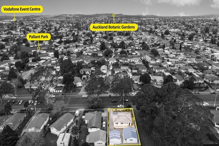 Photo of property in 367 Roscommon Road, Clendon Park, Auckland, 2103