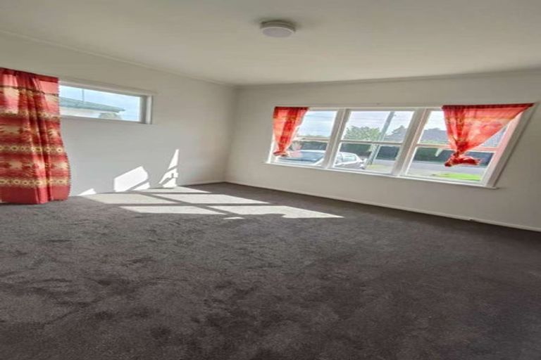 Photo of property in 30 Edmund Hillary Avenue, Papakura, 2110