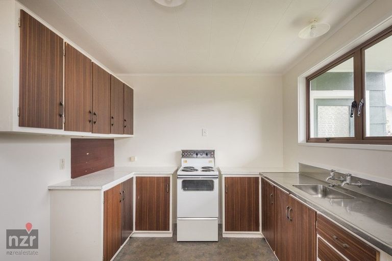 Photo of property in 2/82 John F Kennedy Drive, Milson, Palmerston North, 4414