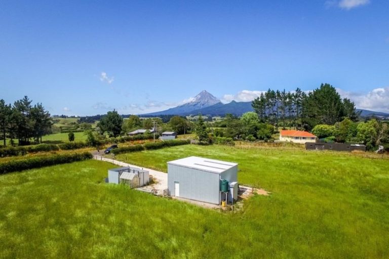 Photo of property in 1250 Mangorei Road, Mangorei, New Plymouth, 4371