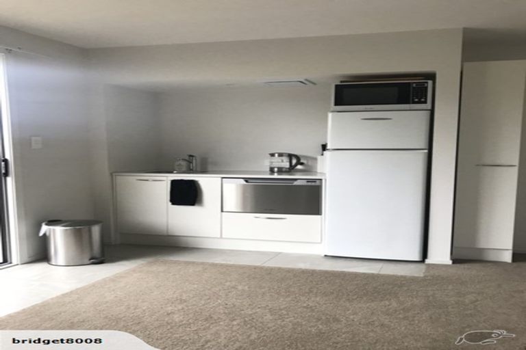 Photo of property in 2/50a Target Road, Totara Vale, Auckland, 0629