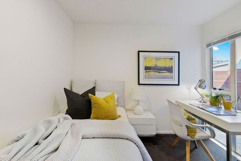 Photo of property in 1/206 Manuka Road, Bayview, Auckland, 0629