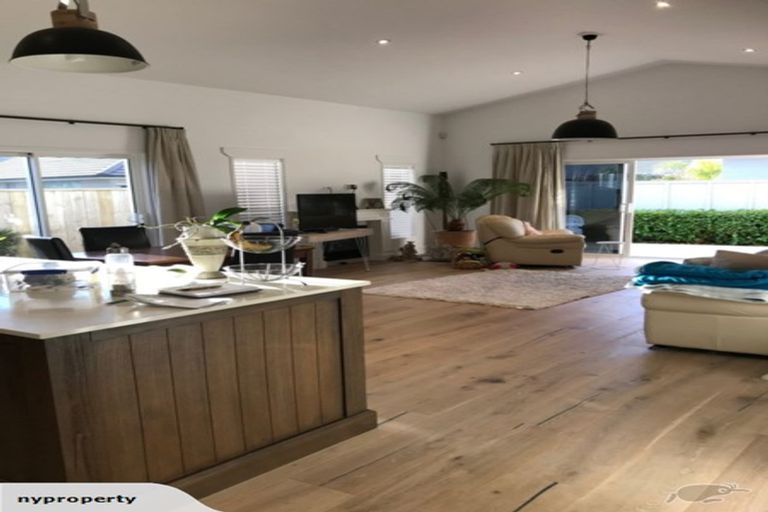 Photo of property in 35 Cassinia Close, Papamoa Beach, Papamoa, 3118