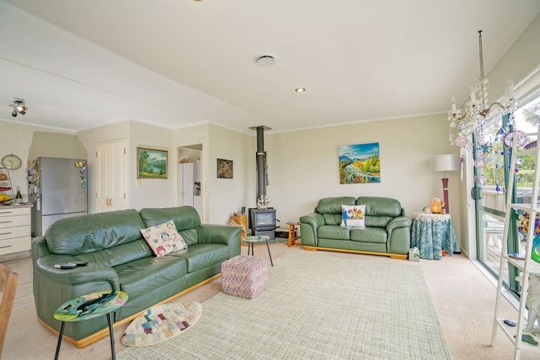 Photo of property in 10 Christa Court, Whitianga, 3510