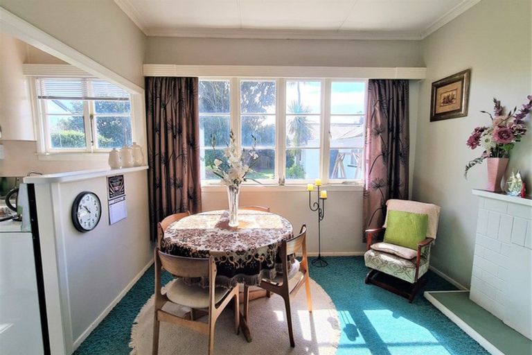 Photo of property in 163 Tasman Street, Opunake, 4616