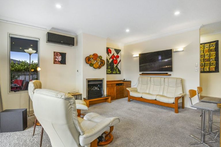Photo of property in 160 Kittiwake Drive, Schnapper Rock, Auckland, 0632