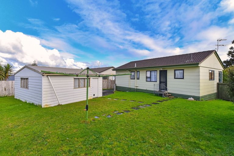Photo of property in 84 Sykes Road, Weymouth, Auckland, 2103