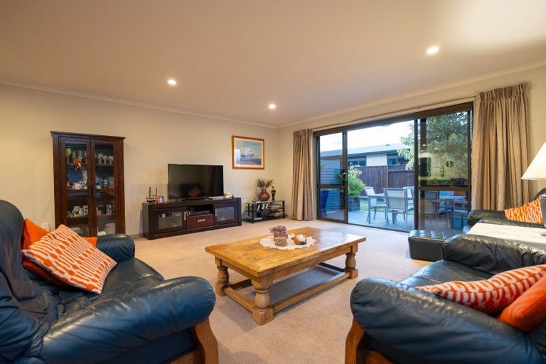 Photo of property in 47 Geneva Terrace, Kelvin Grove, Palmerston North, 4414