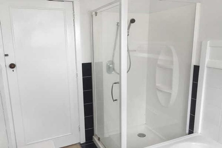 Photo of property in 39 Straven Road, Riccarton, Christchurch, 8011