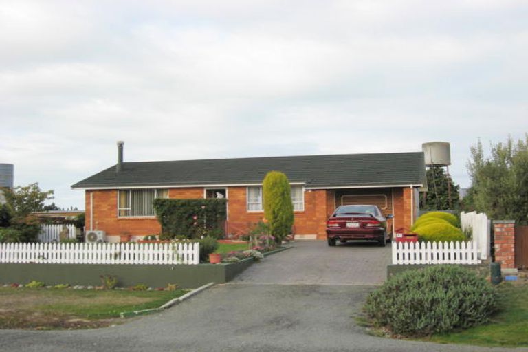 Photo of property in 42 Grove Avenue, Weston, Oamaru, 9401