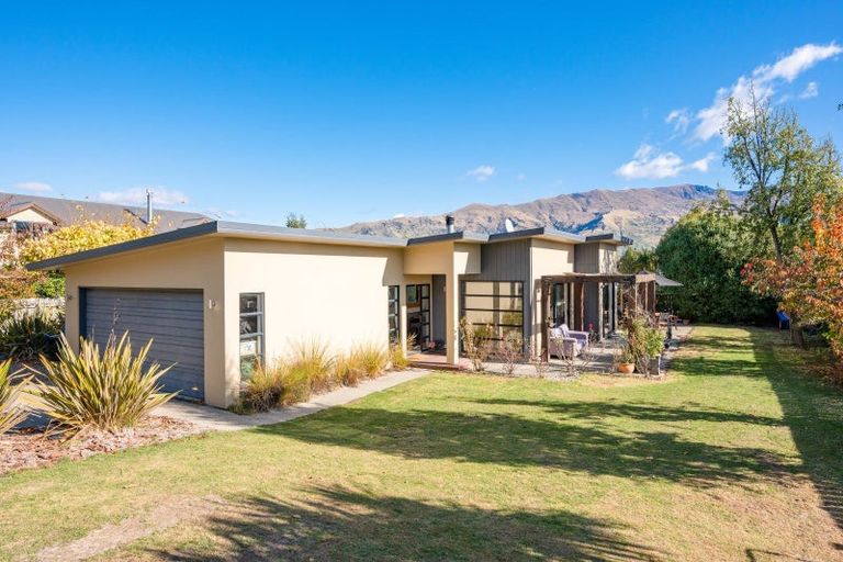 Photo of property in 57 Rob Roy Lane, Wanaka, 9305