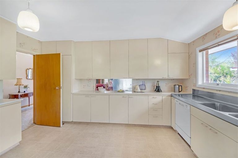 Photo of property in 11 Tuirau Place, Ilam, Christchurch, 8041