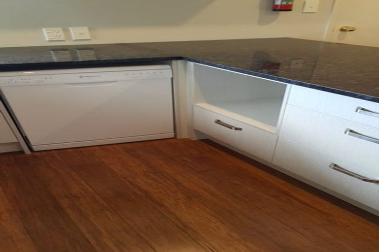 Photo of property in 18 Stanaway Street, Hillcrest, Auckland, 0627