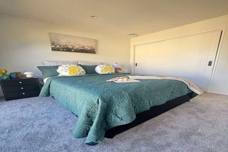 Photo of property in 44 Challen Close, Conifer Grove, Takanini, 2112