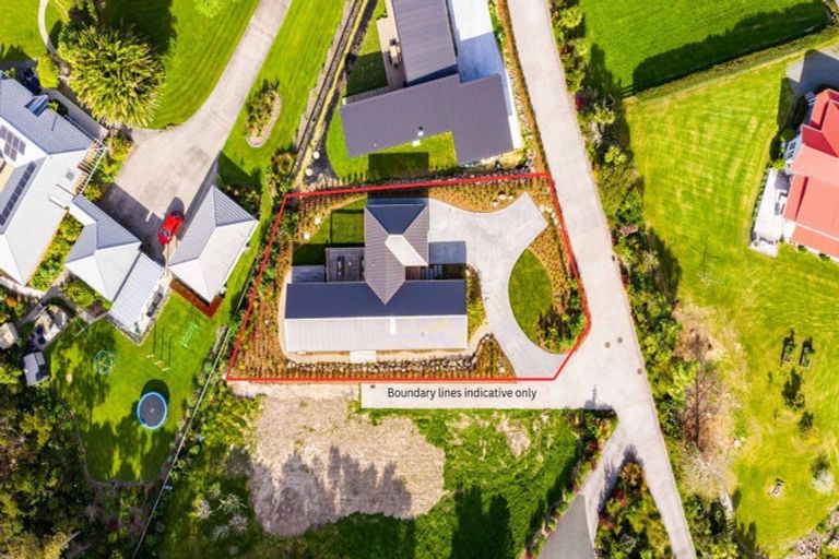 Photo of property in 4 Pukeora Way, Mangawhai, 0505