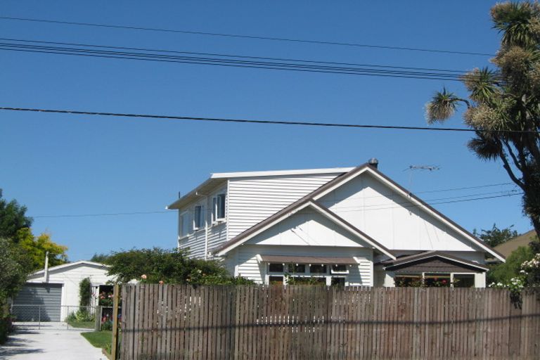Photo of property in 40 Stapletons Road, Richmond, Christchurch, 8013