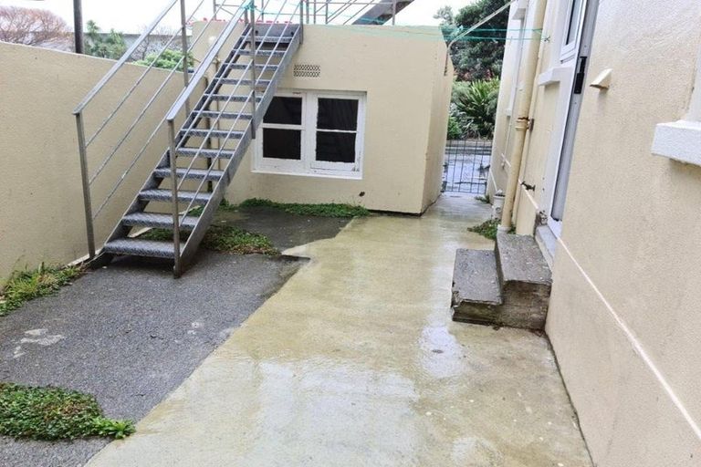 Photo of property in Fountain Court, 16/48 Oriental Parade, Oriental Bay, Wellington, 6011