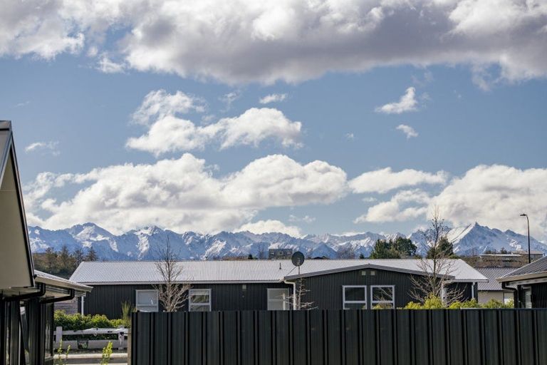 Photo of property in 22 Riley Street, Lake Hawea, 9382